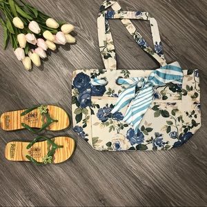 NWT| Tote Bag & Slippers Set